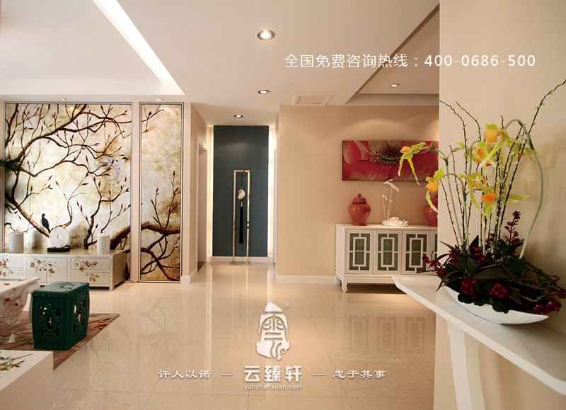 進(jìn)門(mén)的客廳的空間通透明亮寬敞